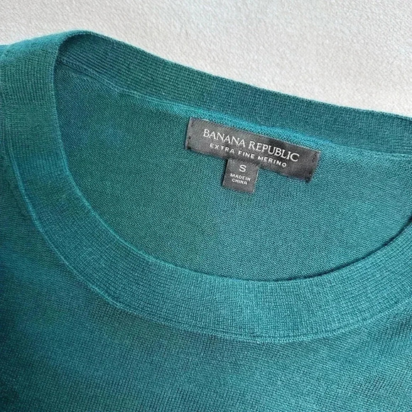 Banana Republic  sweater - Picture 2 of 5